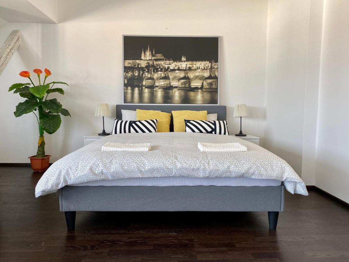 Prague Castle View Apartment Екстер'єр фото
