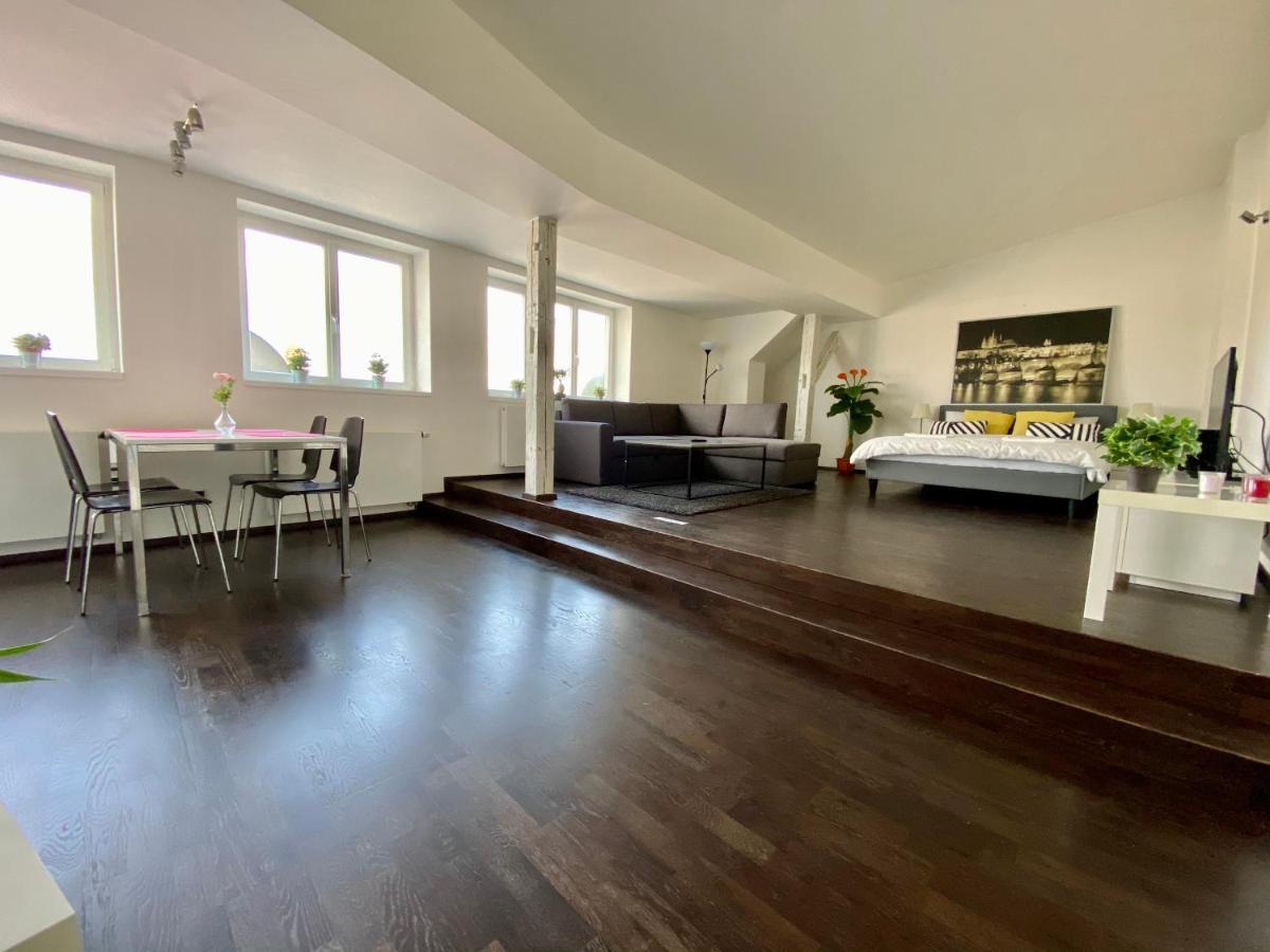 Prague Castle View Apartment Екстер'єр фото